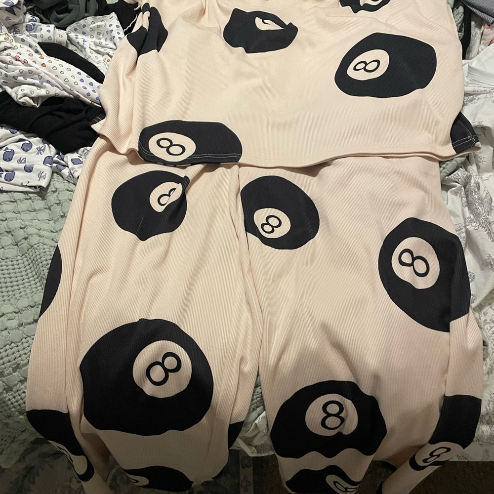 Bourbon belles 8 ball set